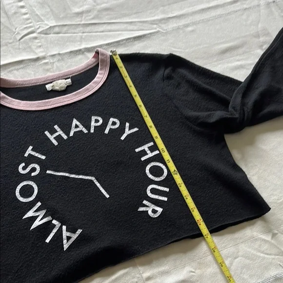 Vintage Black Cropped Sweater with Pink Trim Size Medium - Picture 4 of 5